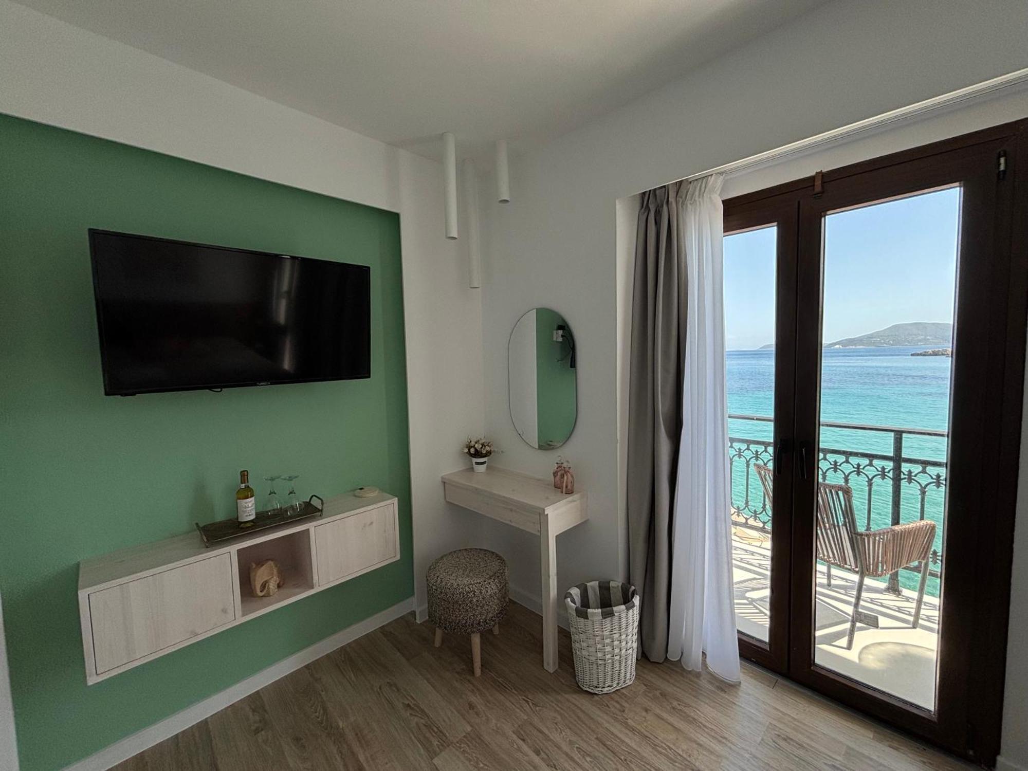 Galaris' Luxury Apartment